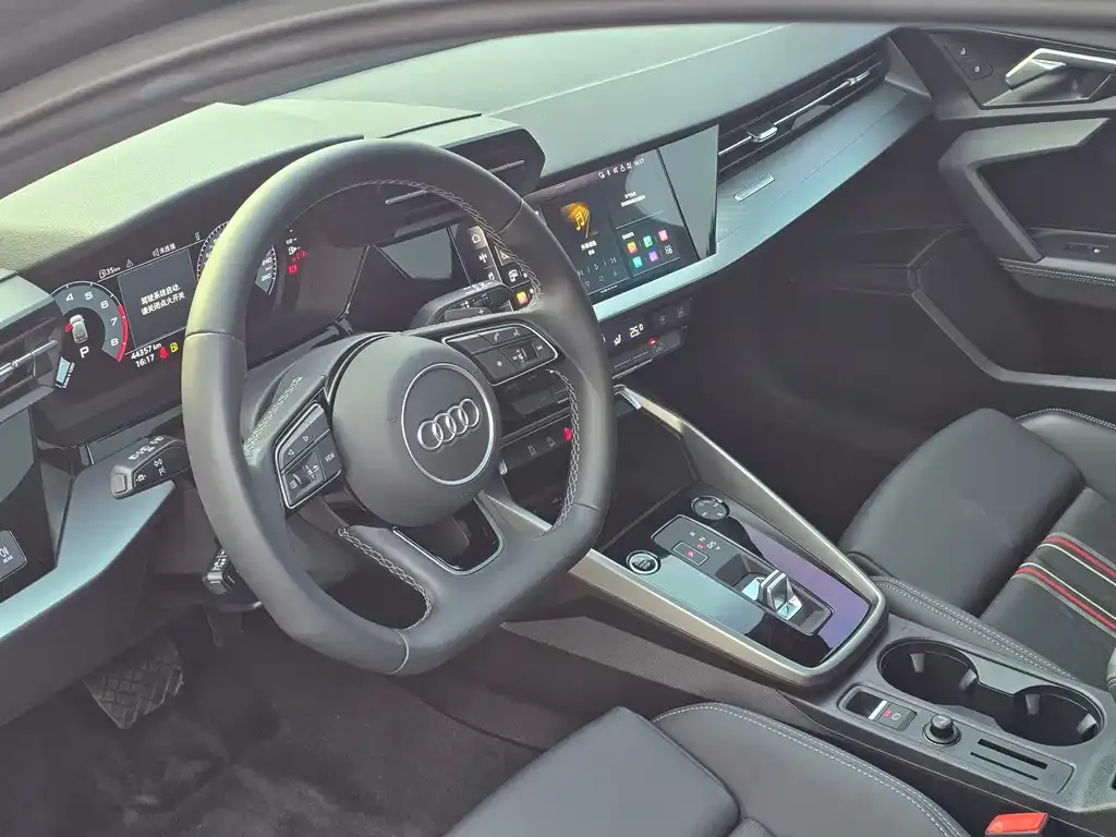 Audi A3 2023 из CN, фото 3