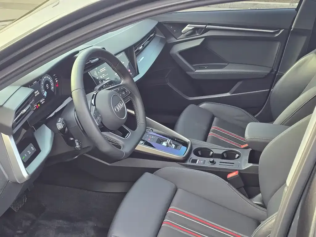 Audi A3 2023 из CN, фото 5