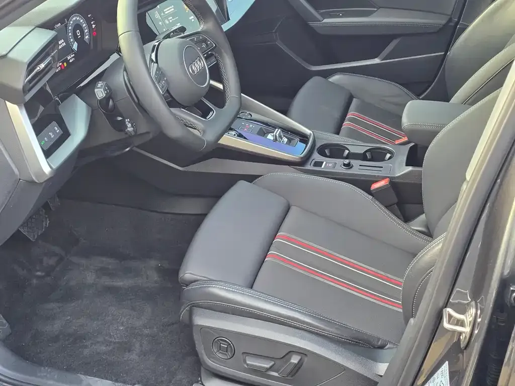 Audi A3 2023 из CN, фото 6