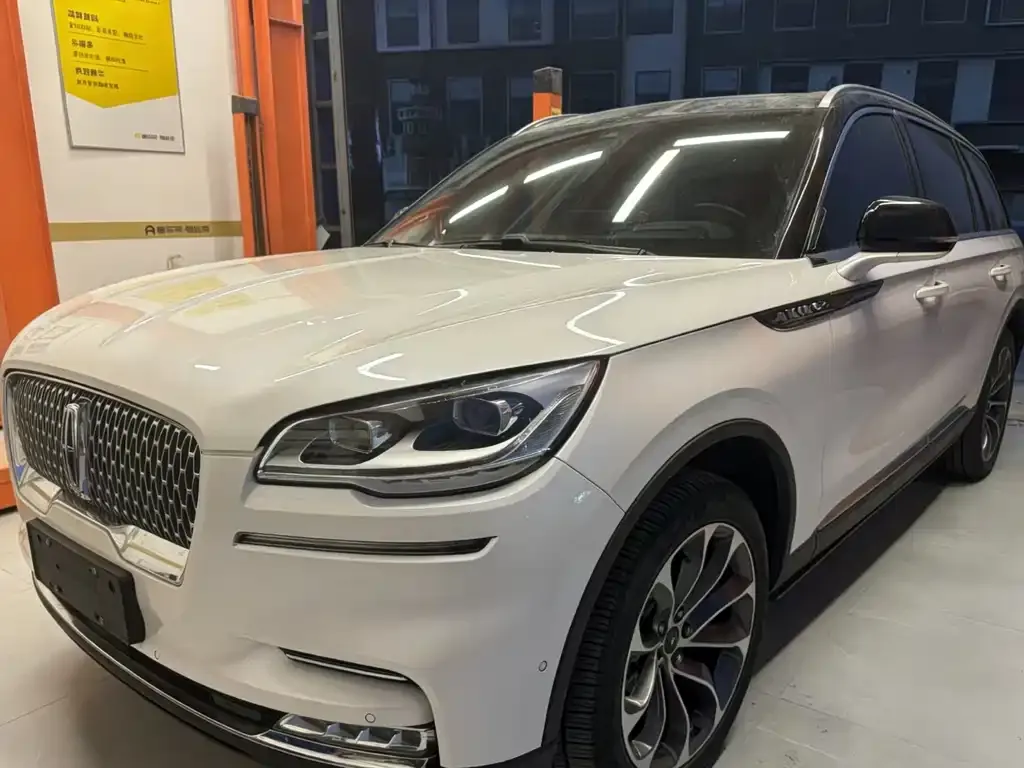 Lincoln Aviator — фото 1