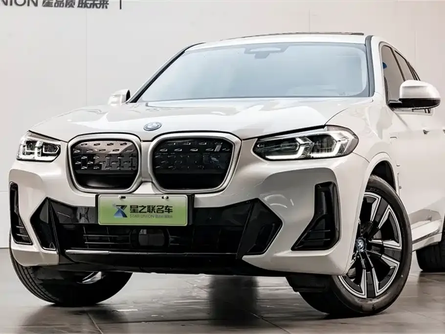BMW iX3 — фото 10