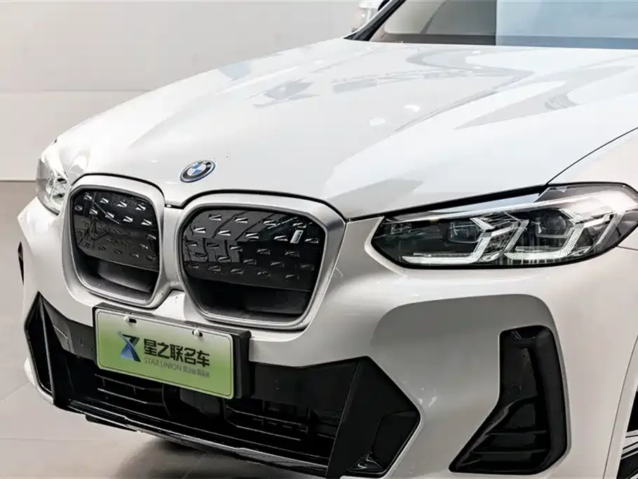 BMW iX3 — фото 2
