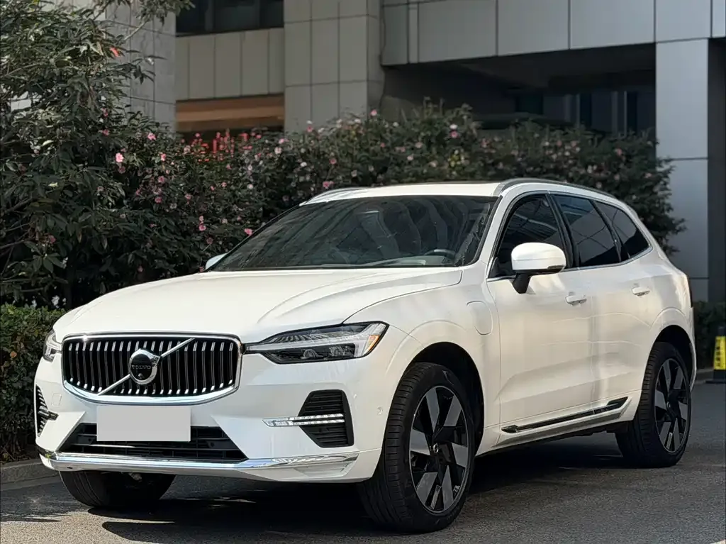 Volvo XC60 PHEV — фото 2