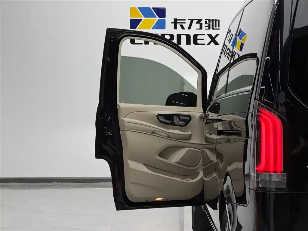 Mercedes-Benz V-Class 2025 из CN, фото 3