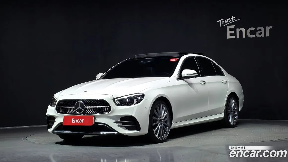 Mercedes-Benz E-Class — фото 1