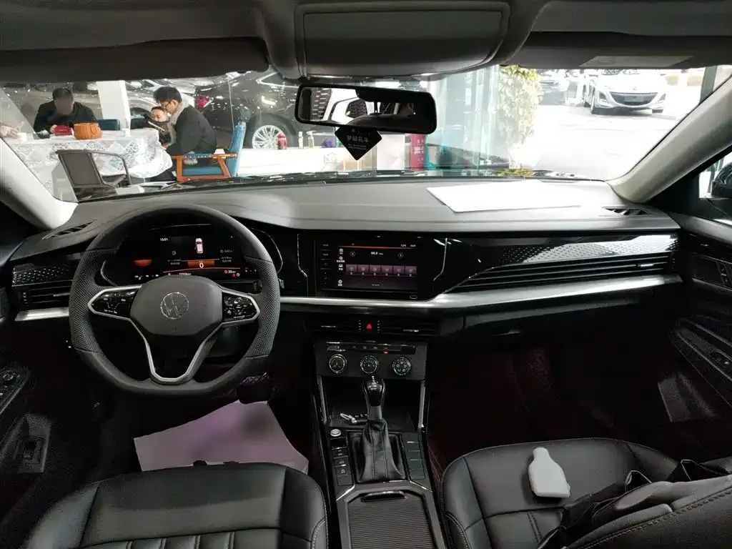 Volkswagen Passat 2023 из CN, фото 6