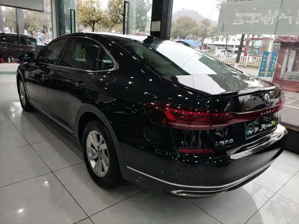 Volkswagen Passat 2023 из CN, фото 2