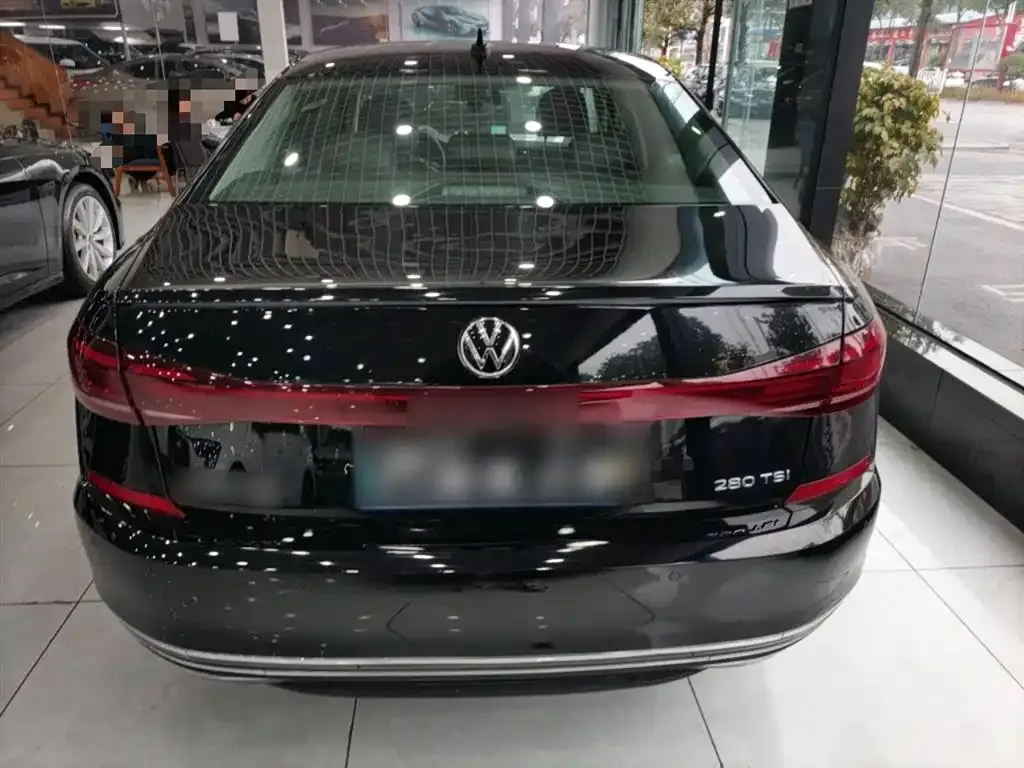 Volkswagen Passat 2023 из CN, фото 4