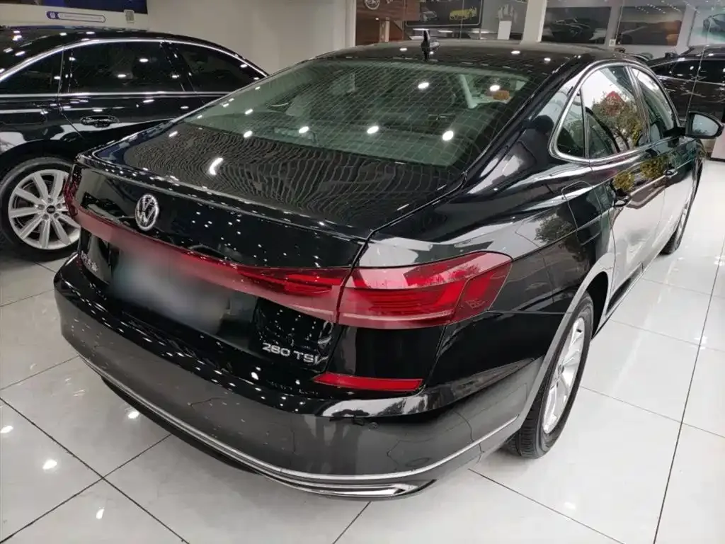 Volkswagen Passat 2023 из CN, фото 5