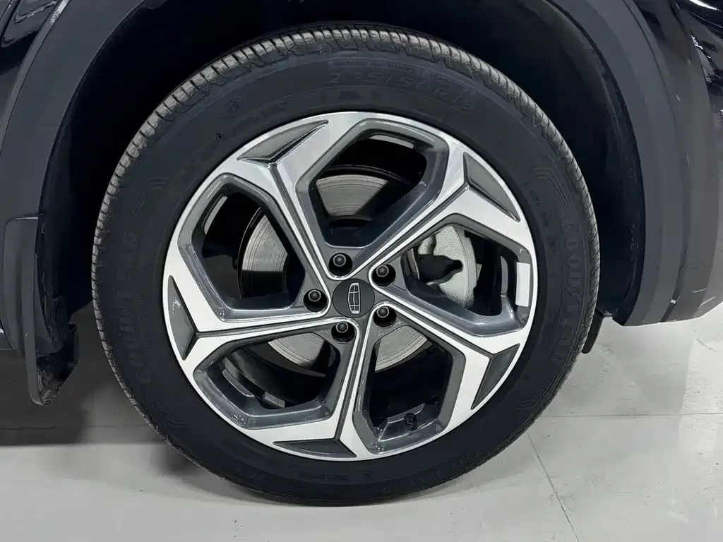 Geely Xingyue L 2024 из CN, фото 3