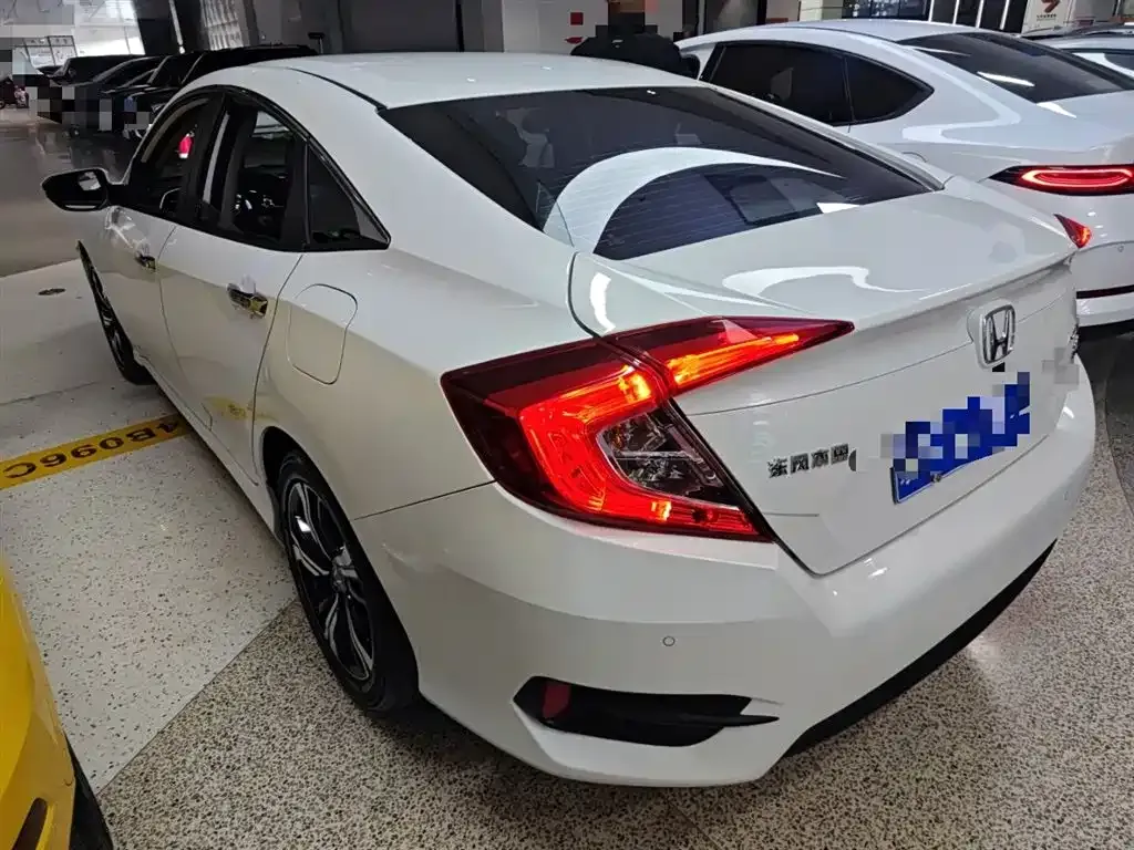 Honda Civic 2022 из CN, фото 10