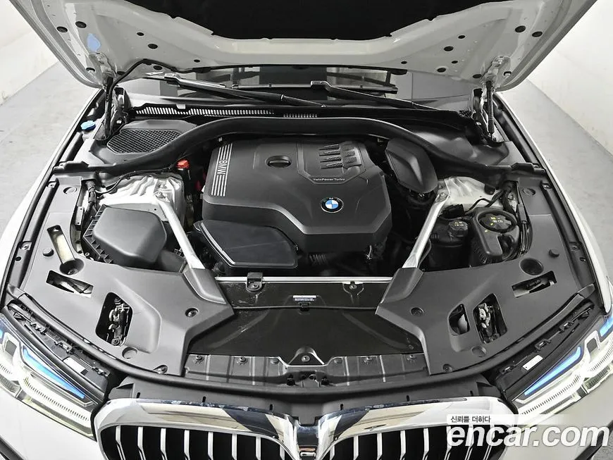 BMW 5-Series 2023 из KR, фото 4