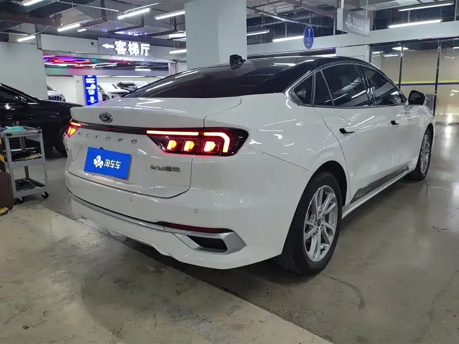 Ford Mondeo 2023 из CN, фото 2
