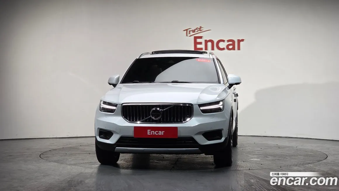 Volvo XC40 — фото 5