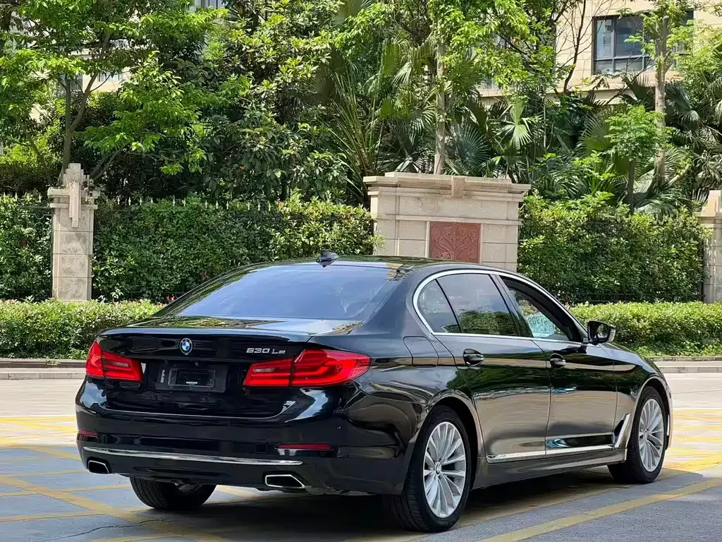 BMW 5 Series — фото 10