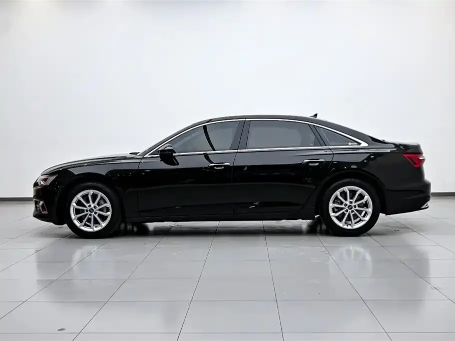 Audi A6L 2023 из CN, фото 2
