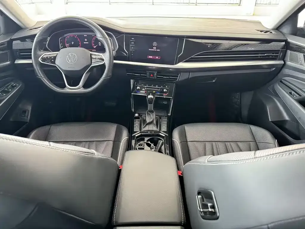 Volkswagen Passat 2022 из CN, фото 10