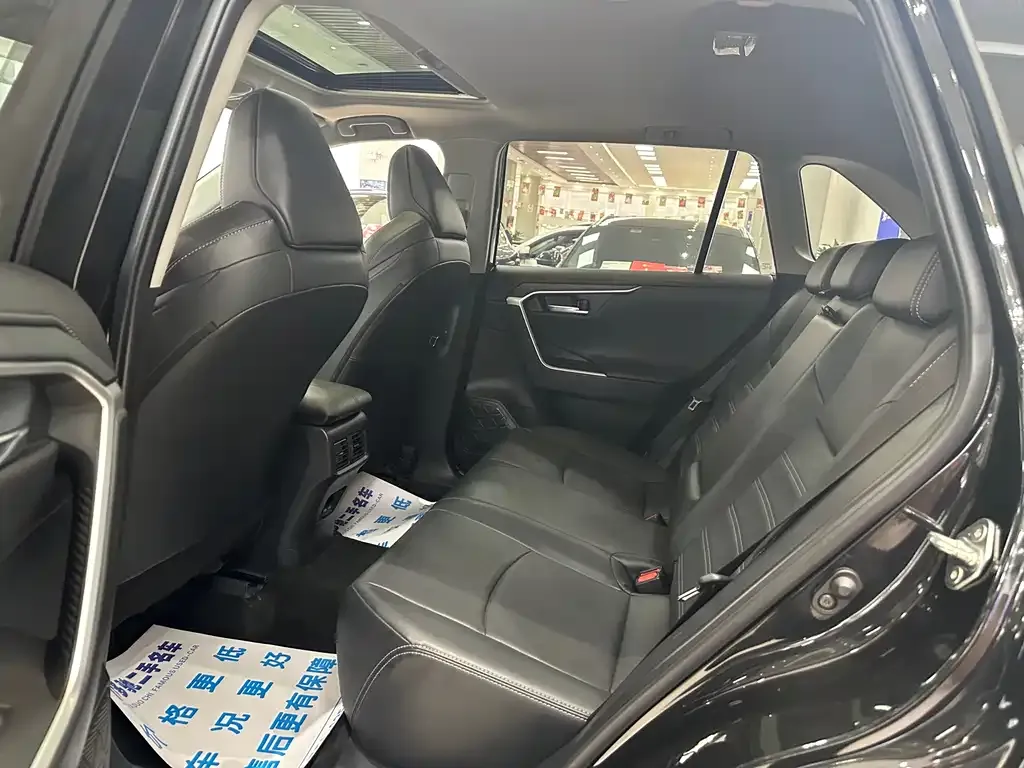Toyota Wildlander 2022 из CN, фото 10
