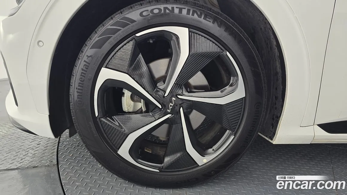 Kia EV6 — фото 9