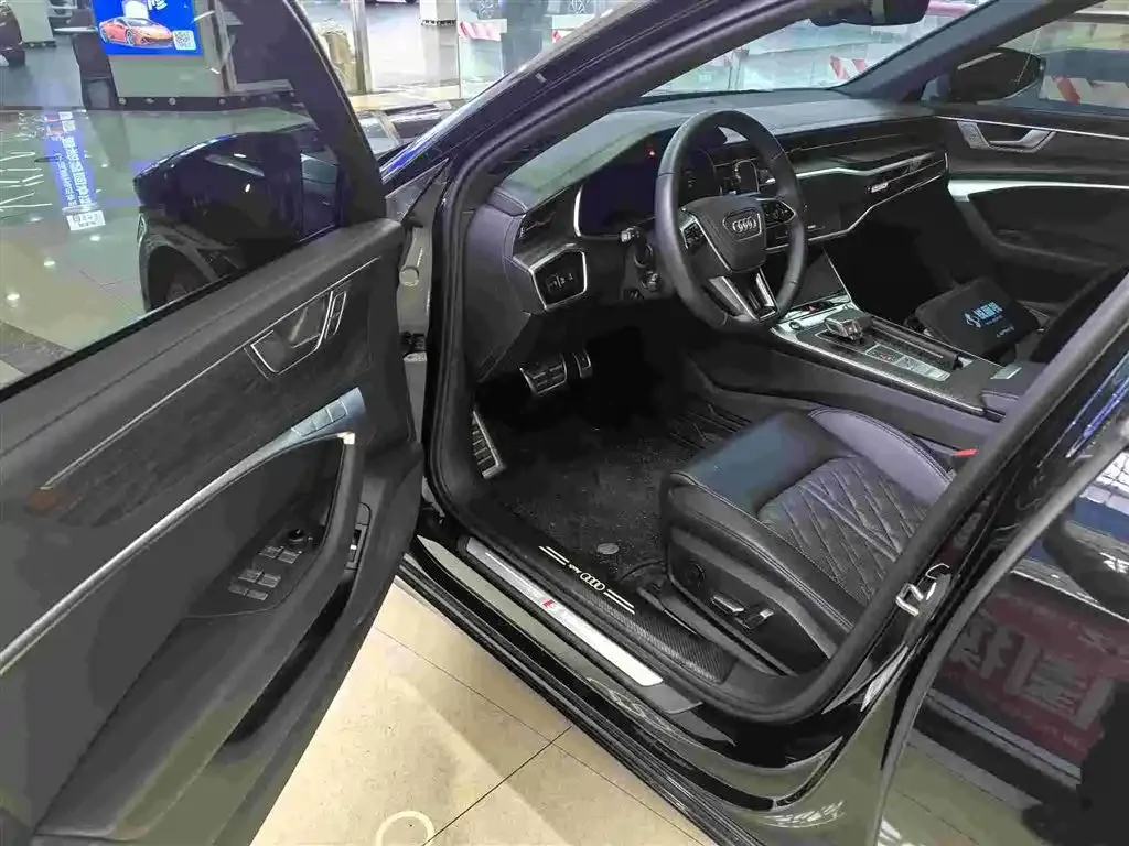 Audi A6L 2025 из CN, фото 5