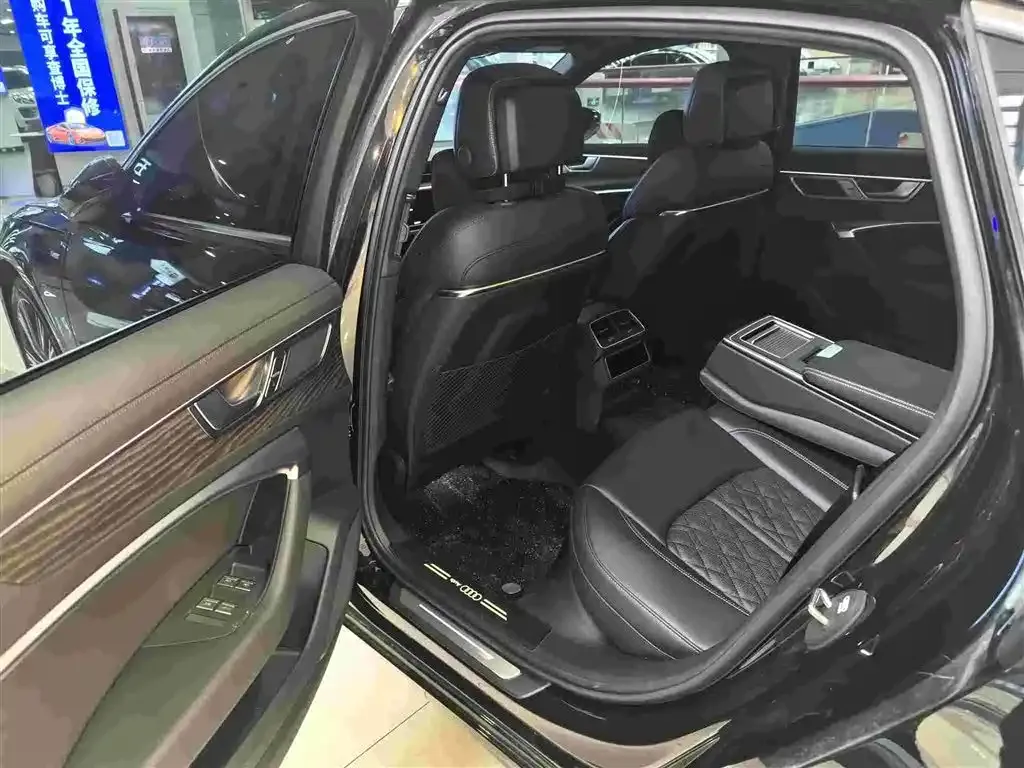 Audi A6L 2025 из CN, фото 3