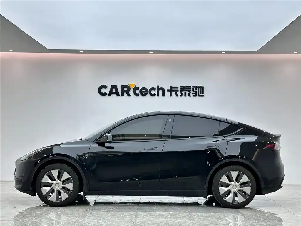 Tesla Model Y 2023 из CN, фото 3