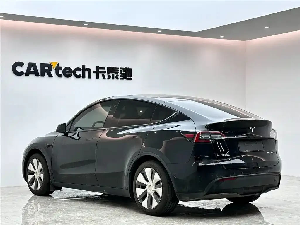 Tesla Model Y 2023 из CN, фото 7