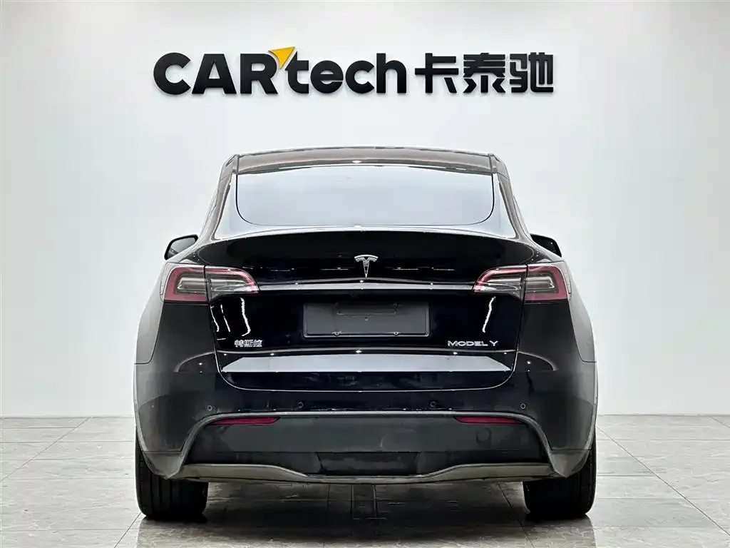 Tesla Model Y 2023 из CN, фото 2