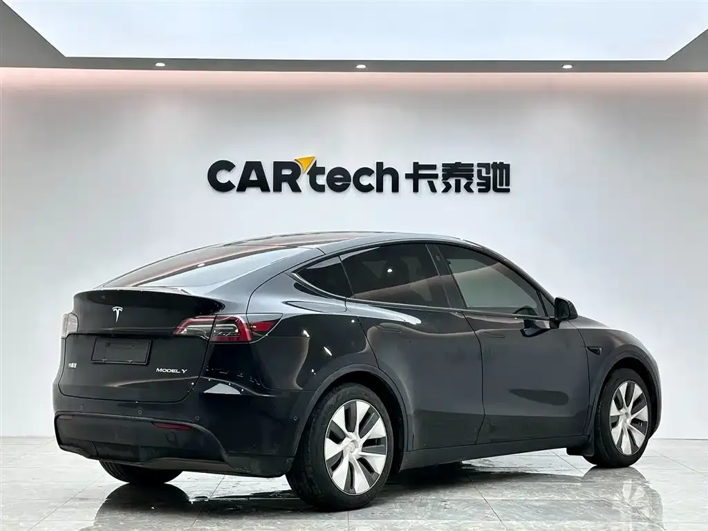 Tesla Model Y 2023 из CN, фото 5