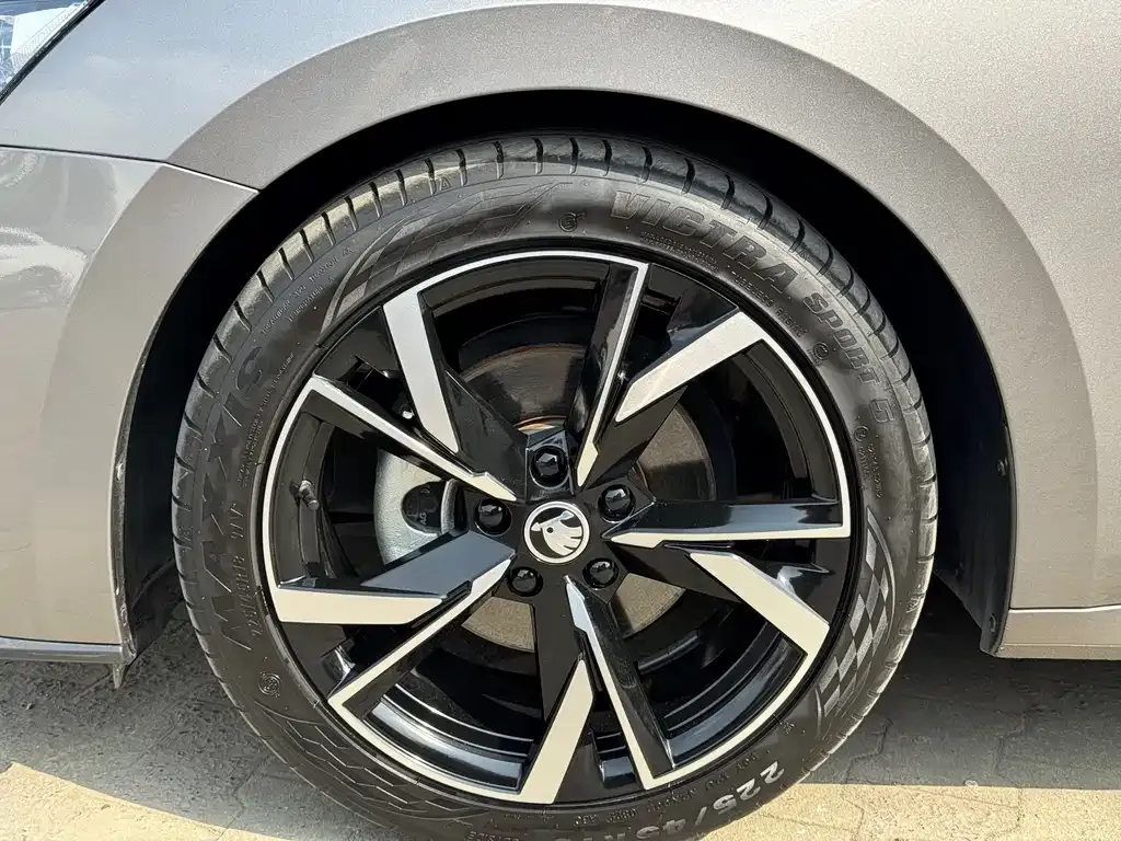Skoda Octavia 2022 из CN, фото 4