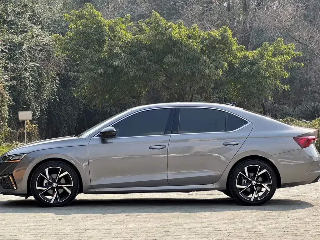 Skoda Octavia 2022 из CN, фото 9