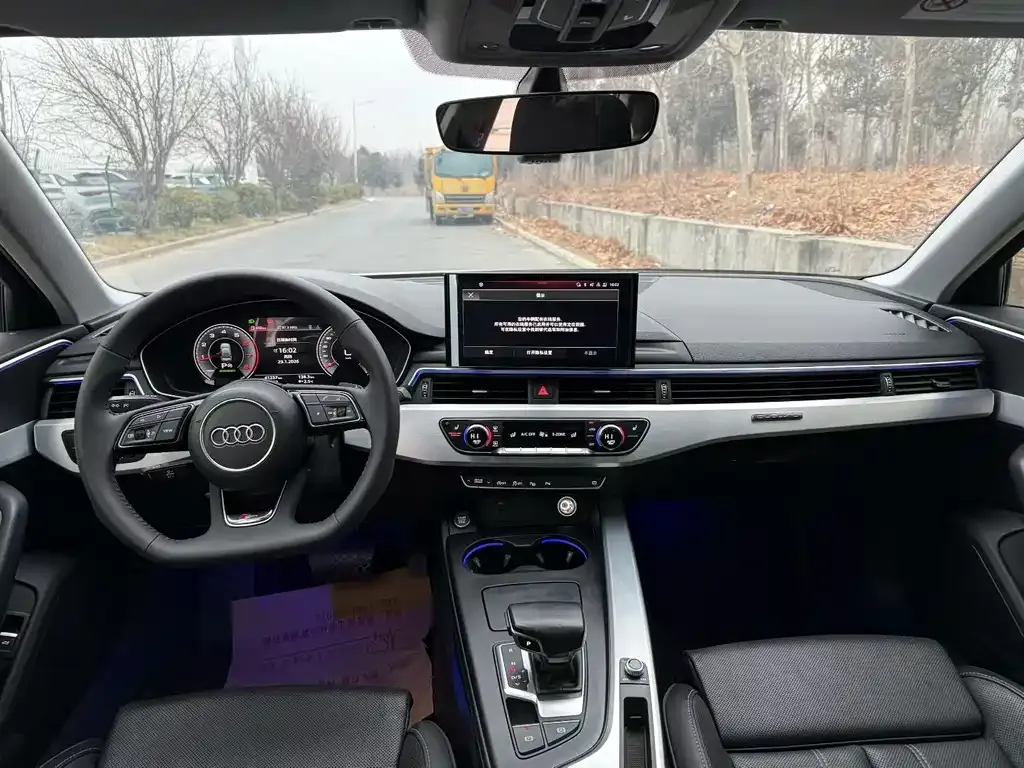 Audi A4L 2021 из CN, фото 2