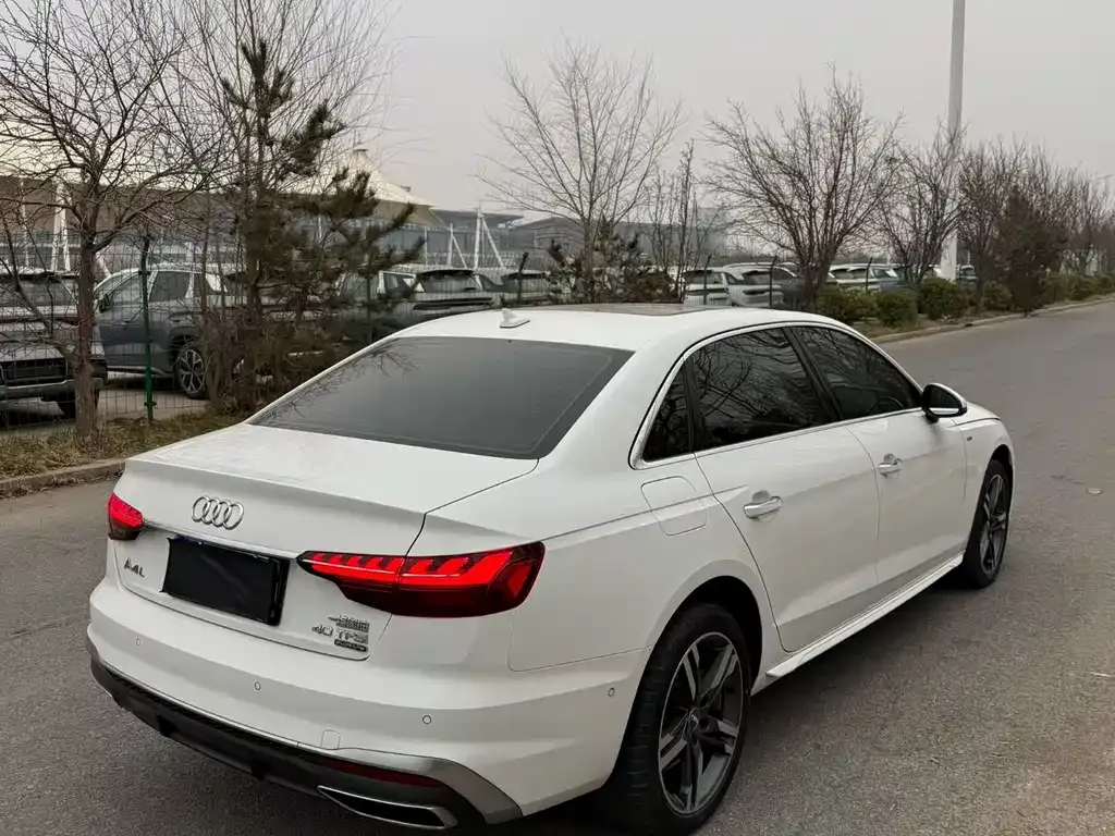 Audi A4L 2021 из CN, фото 8