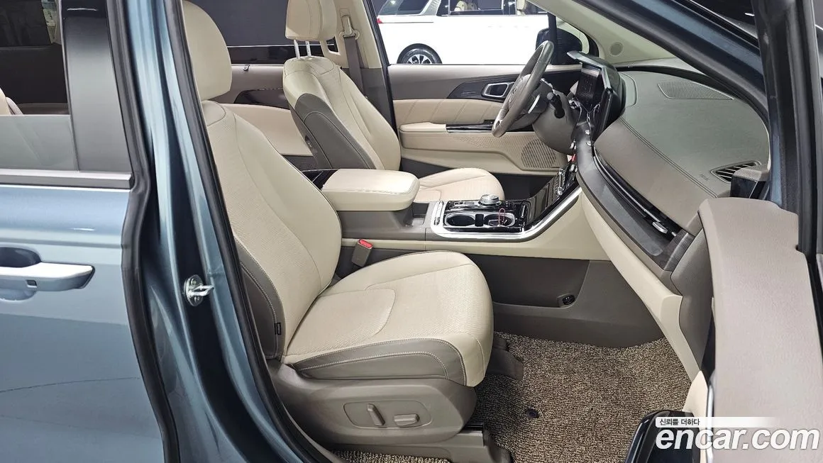 Kia Carnival — фото 10