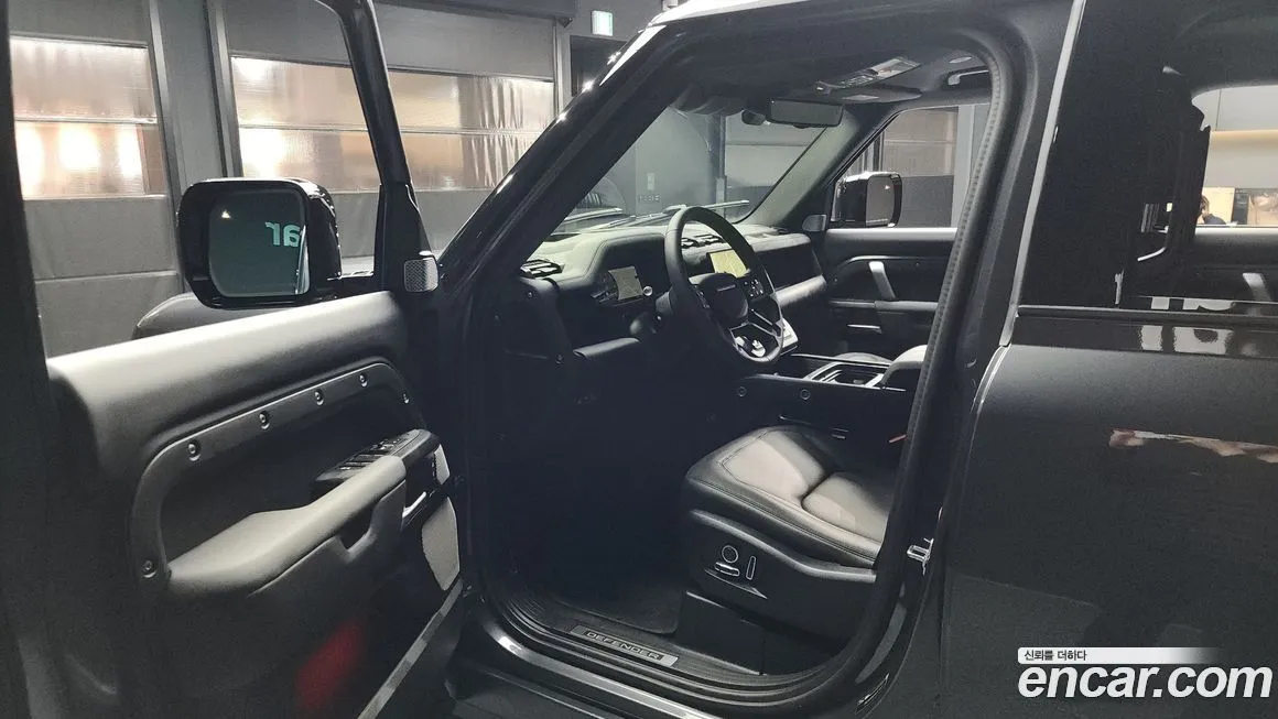 Land Rover Defender 2024 из KR, фото 10