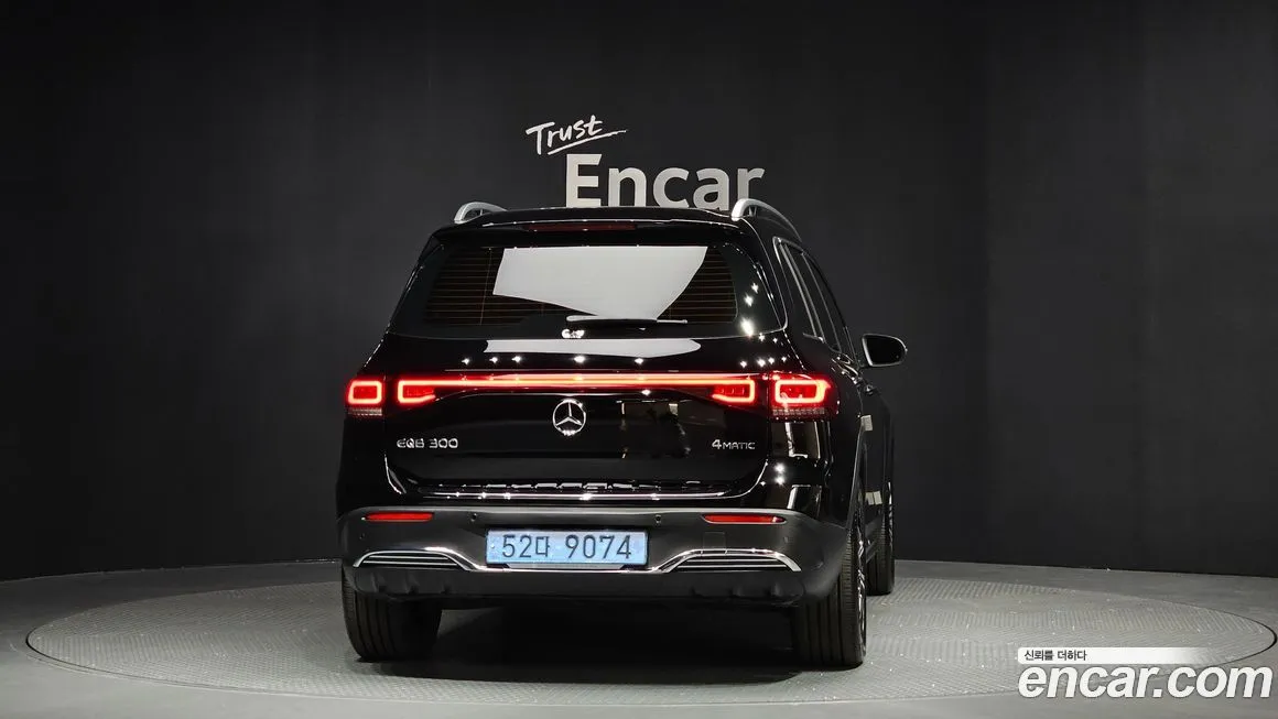 Mercedes-Benz EQB — фото 10