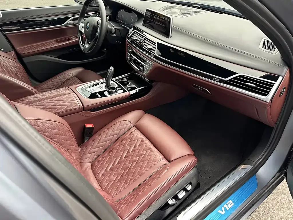 BMW 7 Series 2021 из CN, фото 4