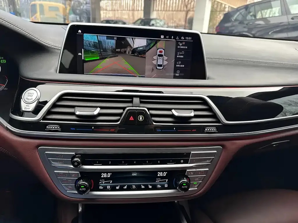 BMW 7 Series 2021 из CN, фото 9