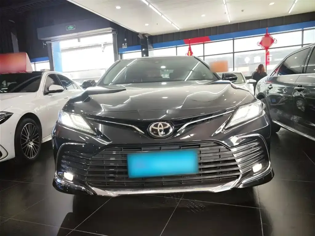 Toyota Camry 2023 из CN, фото 2
