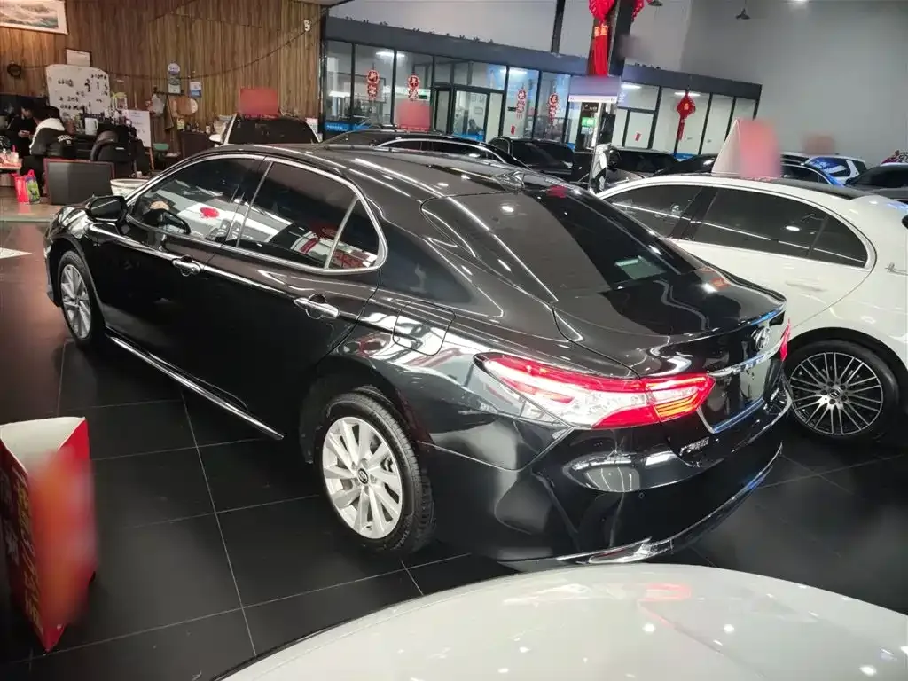 Toyota Camry 2023 из CN, фото 4