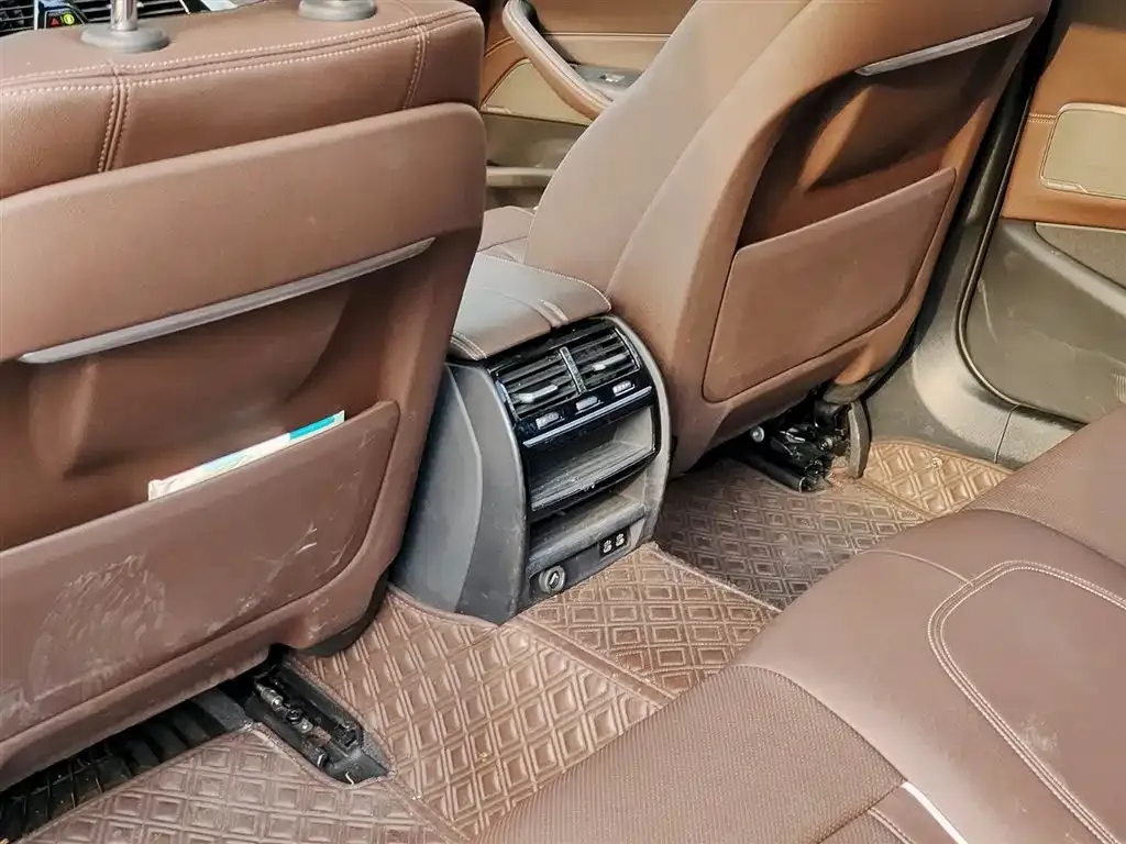 BMW 5 Series 2022 из CN, фото 2