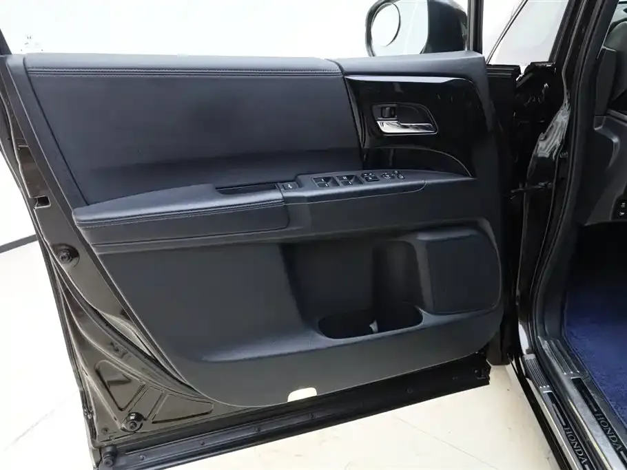 Honda Elysion 2021 из CN, фото 2