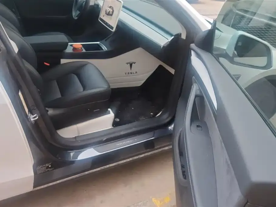 Tesla Model Y 2024 из CN, фото 2