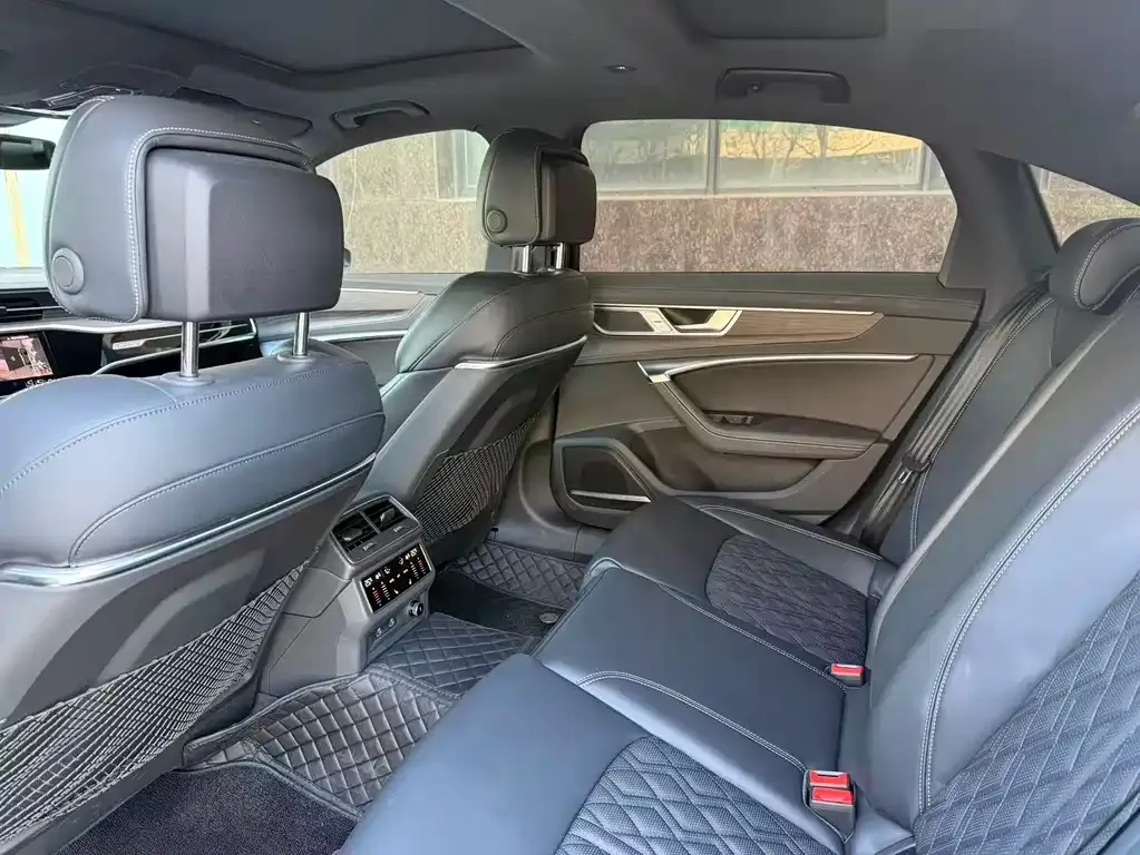 Audi A6L 2025 из CN, фото 5