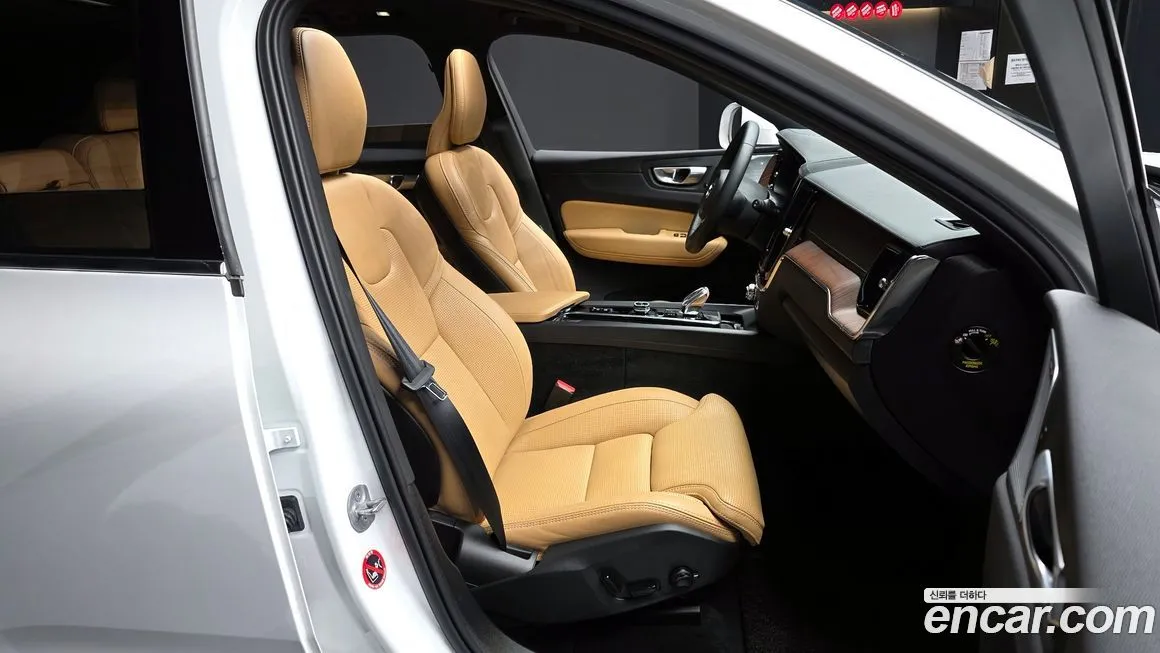 Volvo XC60 2024 из KR, фото 7