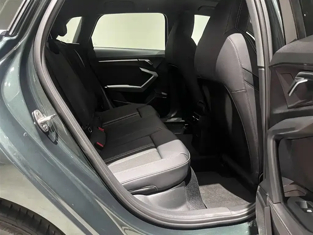 Audi A3 2023 из CN, фото 3
