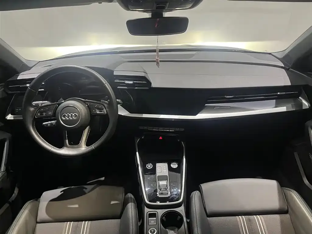 Audi A3 2023 из CN, фото 8