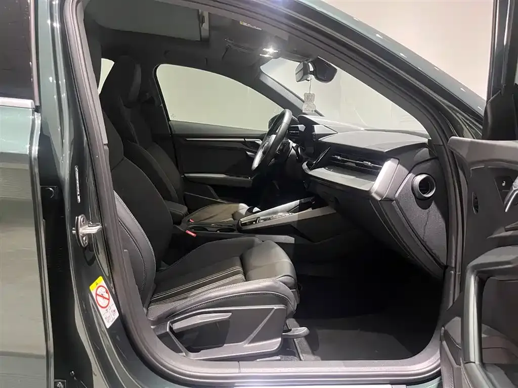 Audi A3 2023 из CN, фото 4