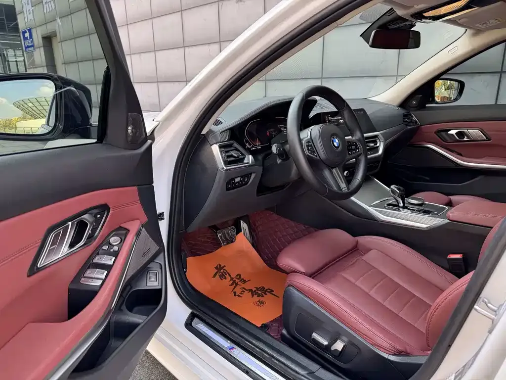 BMW 3 Series 2021 из CN, фото 2
