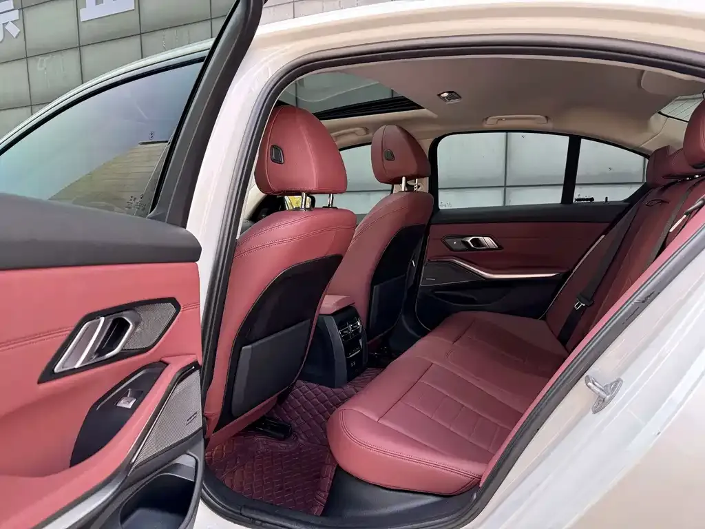 BMW 3 Series 2021 из CN, фото 3